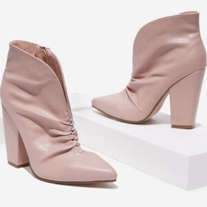 Kyanne Ruched Detail Bootie Size 6.5